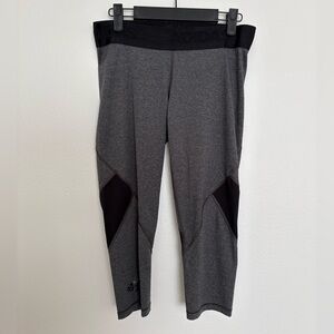 adidas Heather Gray and Black Capri Performance Leggings Size Medium
